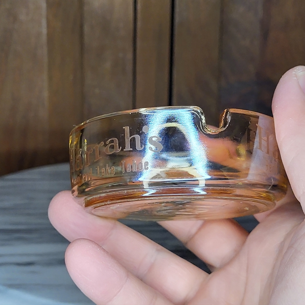 Harrah's Amber Glass Ashtray - Picture 6 of 15